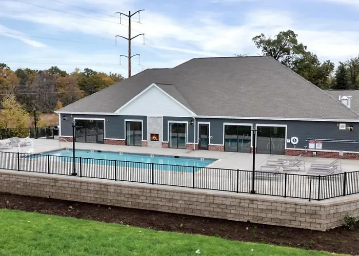 Апартаменты Landing At Willow Glen Lofts - 2 Bedrooms In *